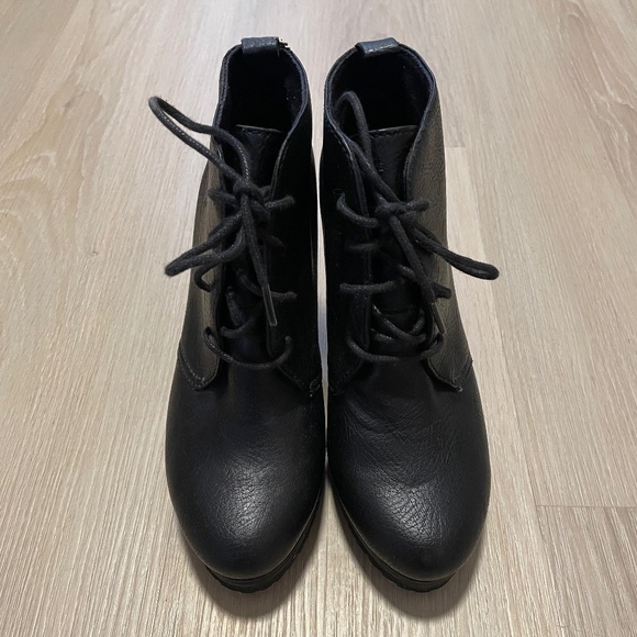 Esprit Leather Ankle Boots - Picture 1 of 3